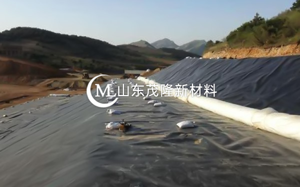 《崇義縣思順鄉(xiāng)垃圾填埋場》土工布、土工膜施工