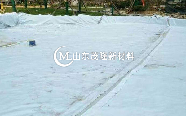 《汕汕鐵路站惠來(lái)梁枕場(chǎng)》土工布施工