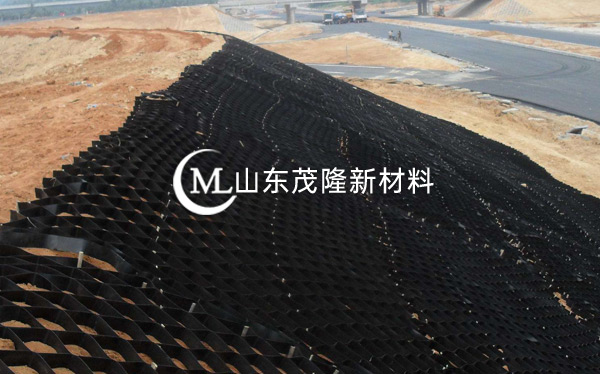 《京滬改擴建江蘇段》土工格柵、土工格室施工