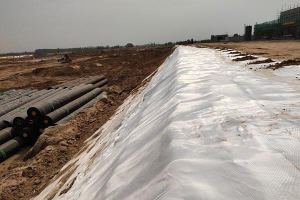 土工布選擇合適的厚度有何要求？  第1張