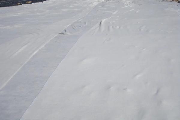 護(hù)坡養(yǎng)護(hù)土工布：特點(diǎn)解析  第1張