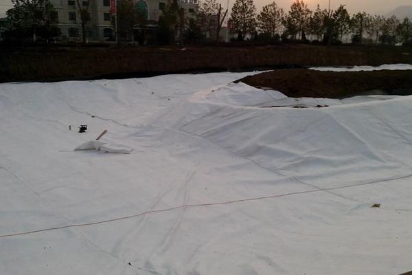 土工布在修建道路中的應(yīng)用有哪些  第3張