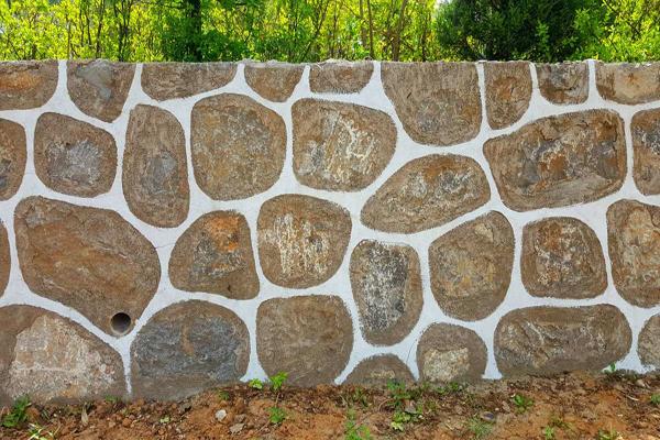 土工布與石頭護坡結(jié)合使用 第1張