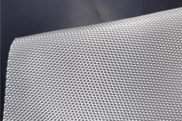 高強加筋土工布的接縫寬度不能小于多少呢？  第3張