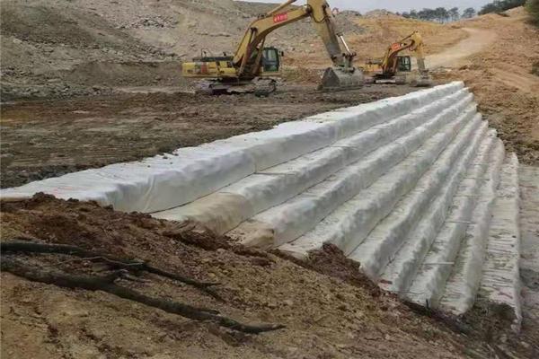 高強(qiáng)加筋土工布的施工方法解析  第3張